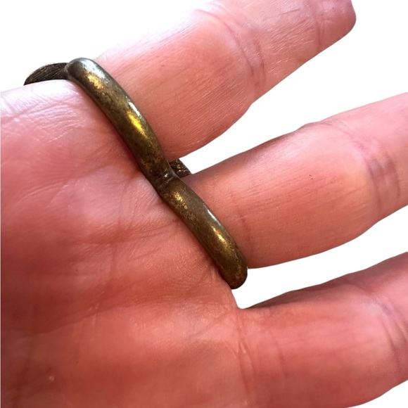 Bronze Rhinestone Leaf Two Finger Edgy Ring size 6 - Picture 14 of 16